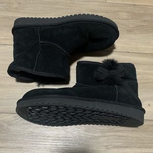 Koolaburra by UGG Victoria Short Black Boots size 9 In Women